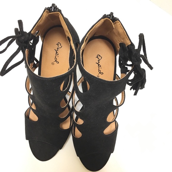 Qupid Faux Suede Peep Toe Lace Up Bootie Size 7.5 - Picture 7 of 7